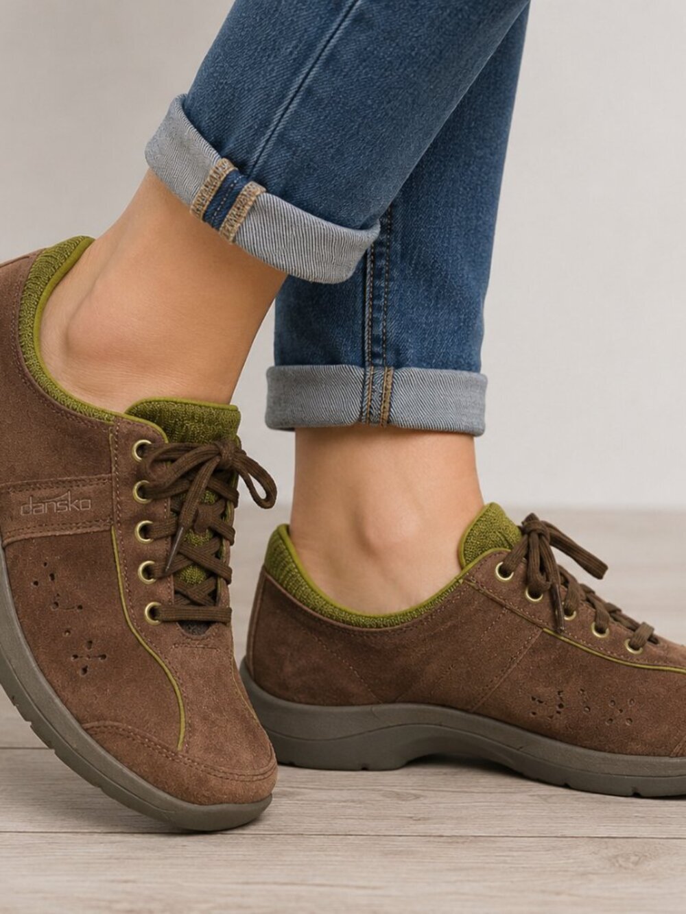 Dansko Women’s Brown Suede Leather Comfort Walking Shoes EU 37 US 6.5 7